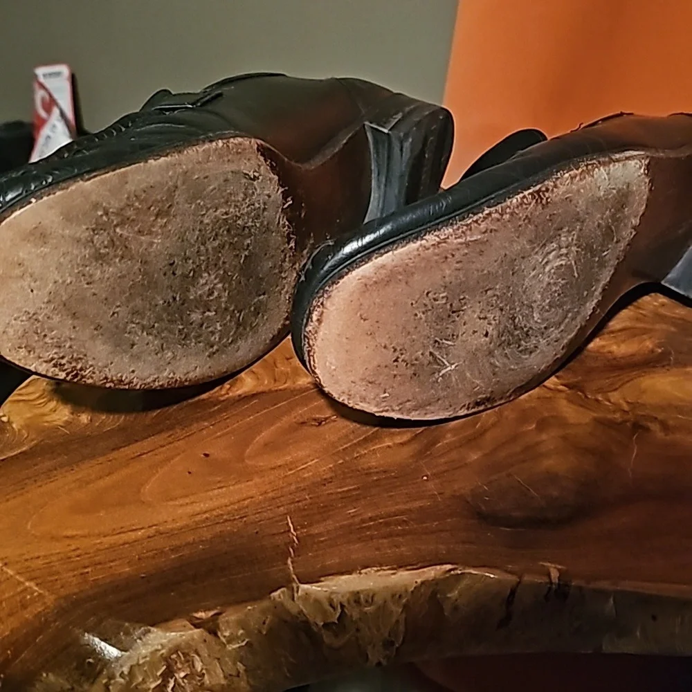 Men's Florshiem-black leather dress shoes. Size 12. Great condition
